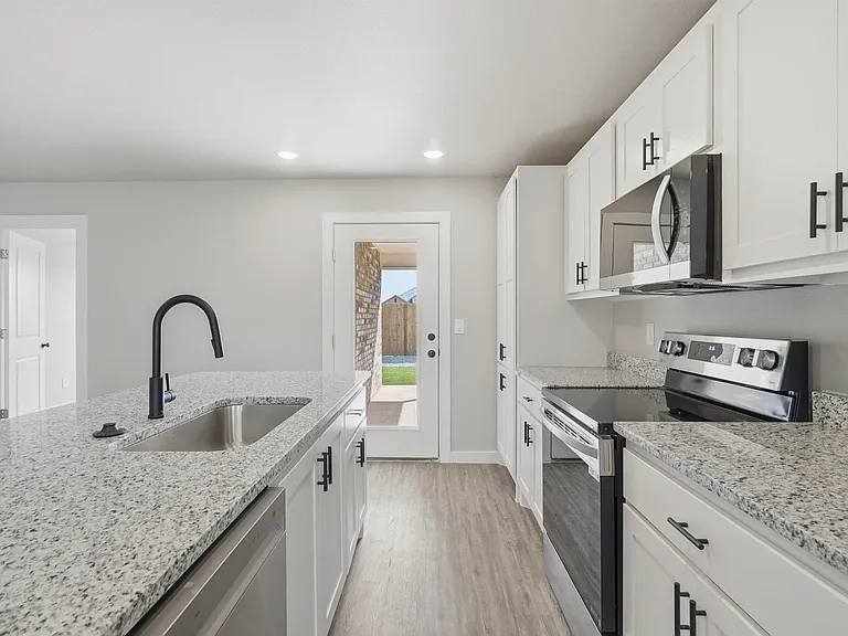 502 Elmont St — Photo 12