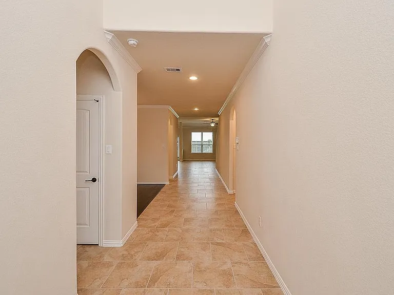 9411 Sparrow Creek Ct — Photo 7