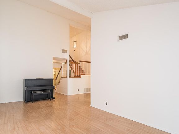 4th image of 14182 Oro Grande St