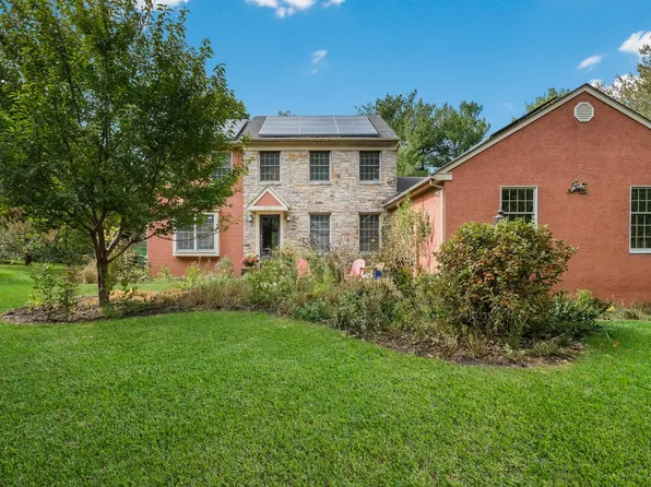 272 Fox Chase Ln, Doylestown, PA 18901