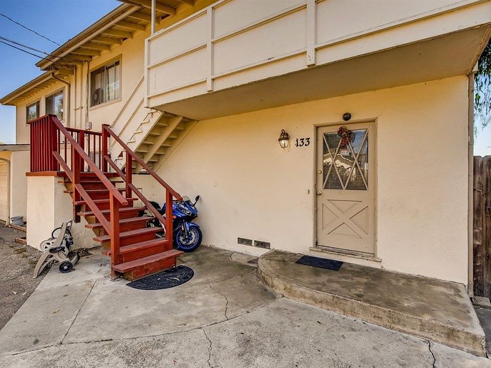 133 Entrance (135 is a separate unit upstairs)