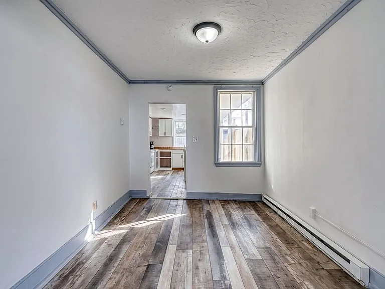 1251 Bailey St — Photo 5
