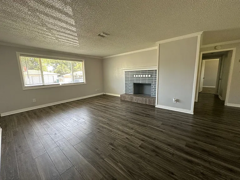 5301 Bel Aire Dr — Photo 4