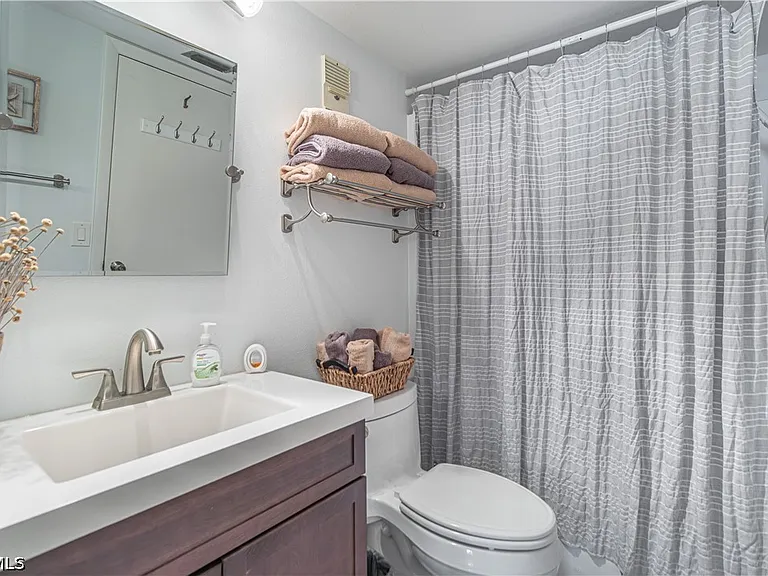 6220 Augusta Dr #307 — Photo 8