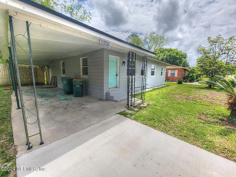 3919 Skycrest Dr — Photo 1