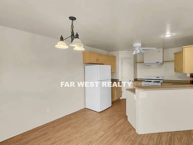 4032 N Viewpoint Dr #D — Photo 10