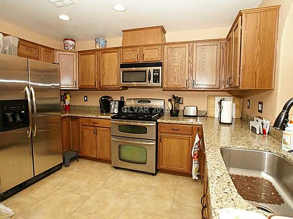 4th image of 8849 Canyon Saddle St