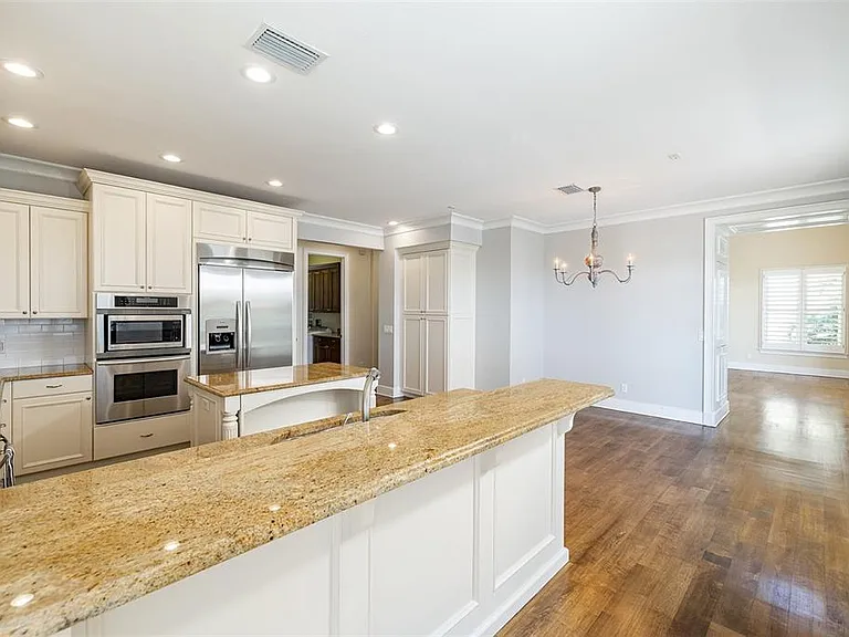 821 Bay Point Dr — Photo 13