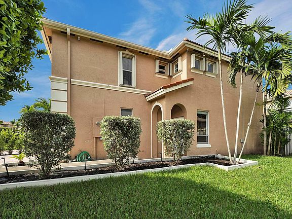 2nd image of 5197 Meadow Oaks Drive #5197