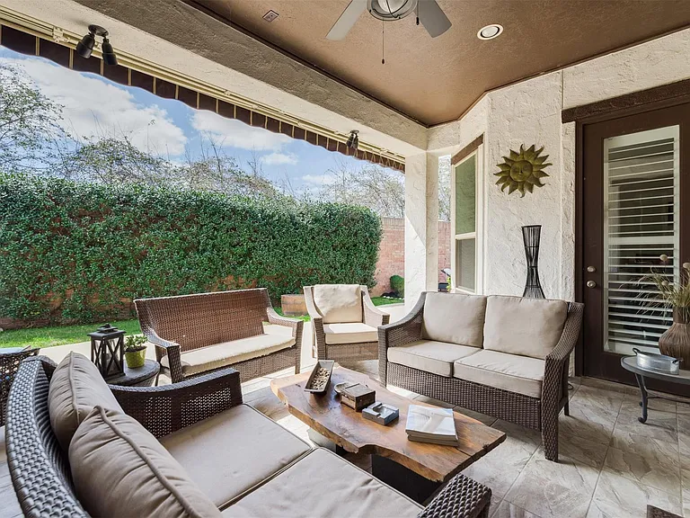 1826 Jade Hollow Ln — Photo 40