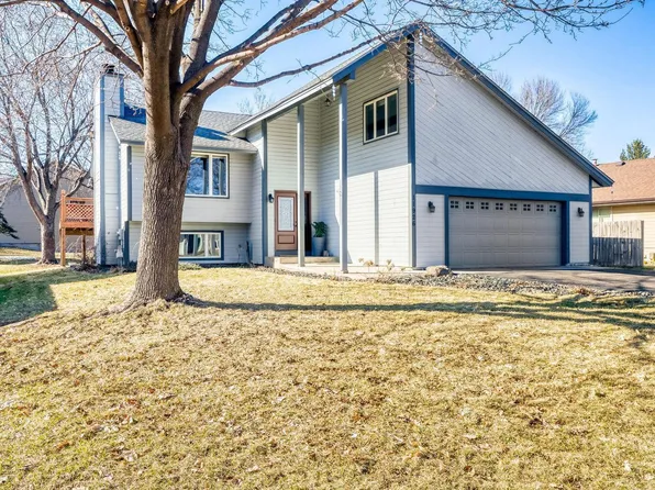 11926 Summerset Ln, Burnsville, MN 55337