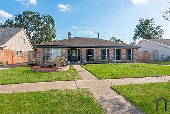 1st image of 22115 Fincastle Dr