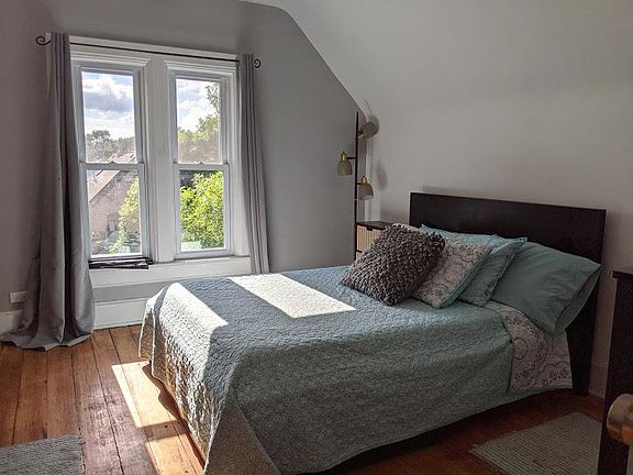 4th image of 2049 N Whipple St #3