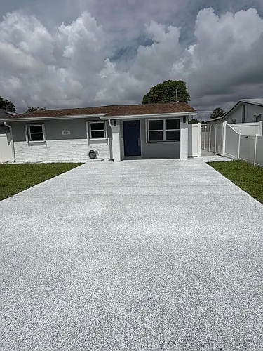 128 NW 10th Ave Photo 1