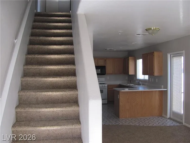 5270 Paradise Skies Ave — Photo 7
