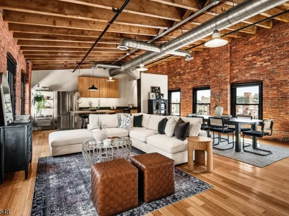 61 NJ Railroad Avenue #13, Newark City, NJ 07105