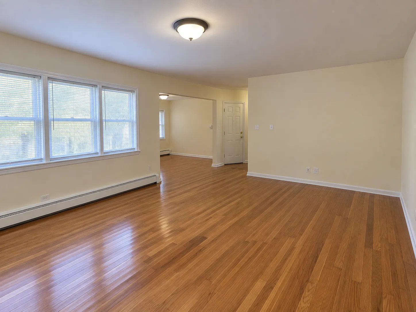 3 bed, 1150 sqft, $2,500 — Photo 3