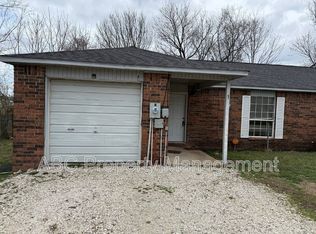 306 E Thurman St APT 1, Prairie Grove, AR 72753