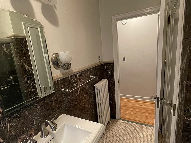 Another view of the bathroom