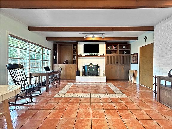 4th image of 1617 Rose Dr