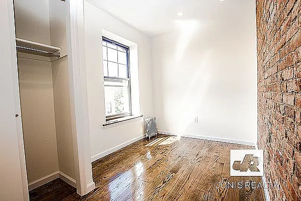 Rented by Jonis Realty | media 4