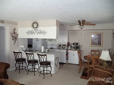 4th image of 8031 Tippin Ave