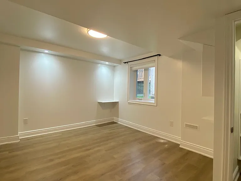 137 Spring Azure Cres #BASEMENT — Photo 23