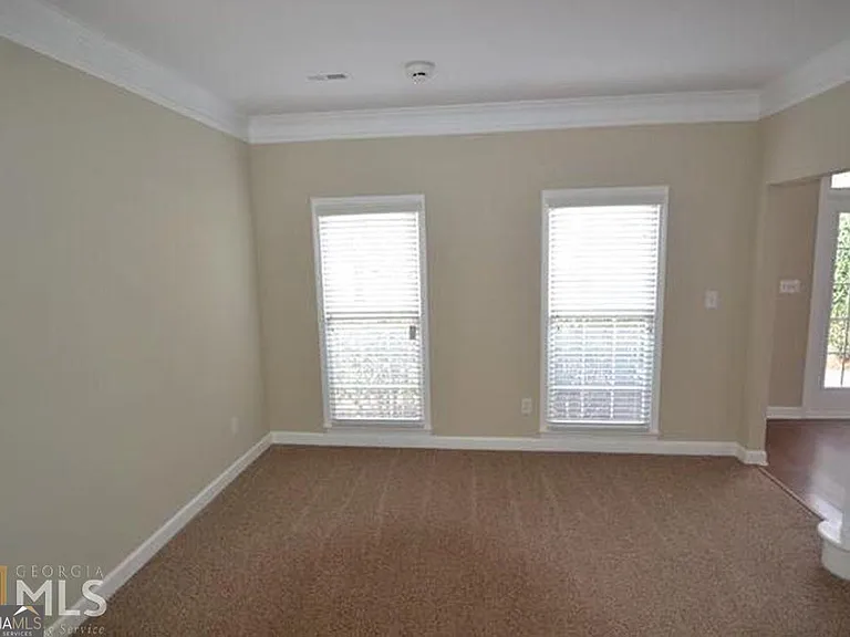 104 Inverrary Ct — Photo 8