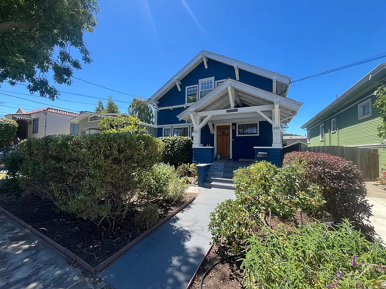 2516 Encinal Ave — Photo 2