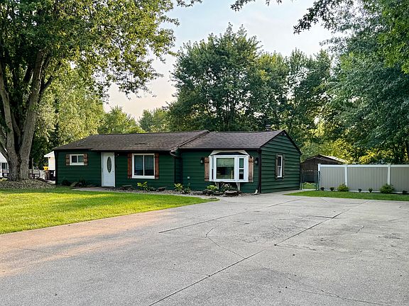 2nd image of 12755 Vincent Dr