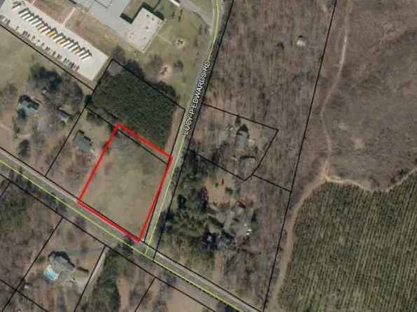 1035 Cross Anchor Rd, Woodruff, SC 29388