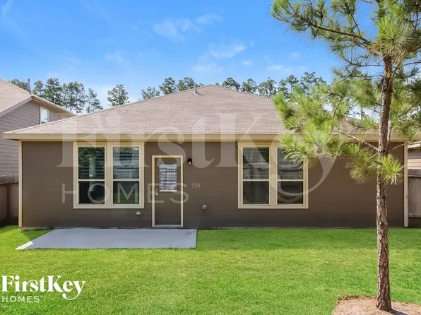 2092 Lost Timbers Dr, Conroe, TX 77304