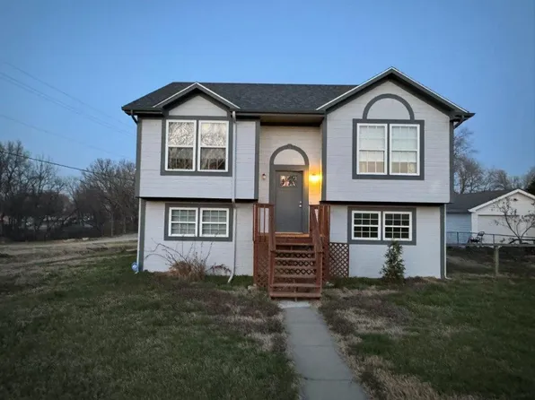 101 S Paul Dr, Sibley, MO 64088