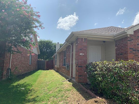 3rd image of 3009 Meadowbrook Dr