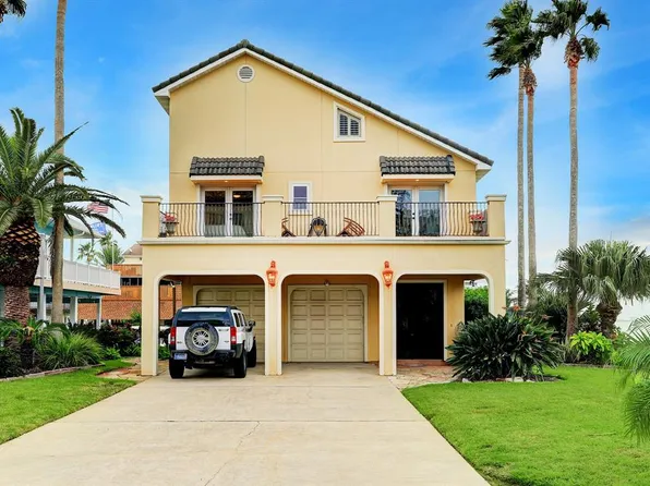 1214 Oahu Dr, Tiki Island, TX 77554