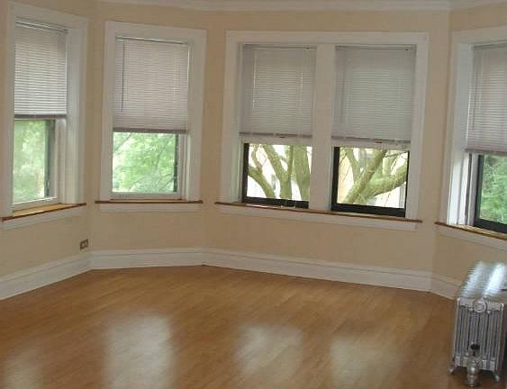 4th image of 2057 W Arthur Ave #2