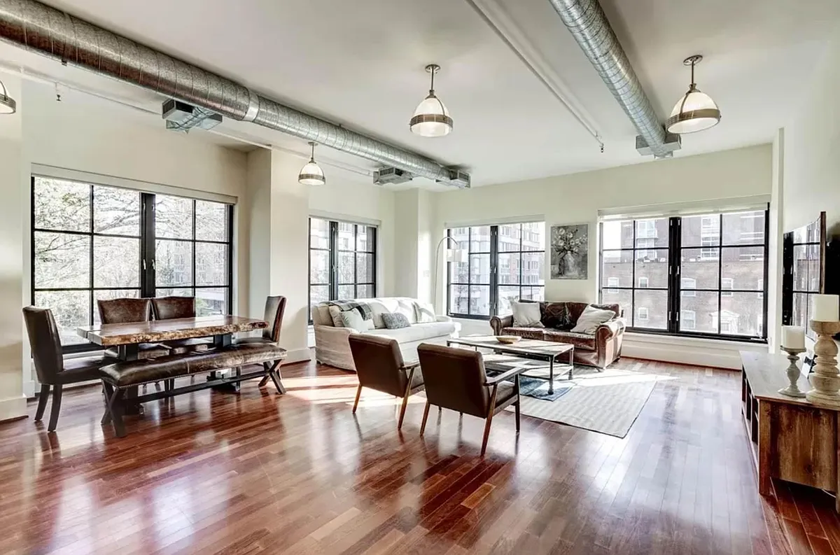 Building Photo - 1615 N Queen St #M208
