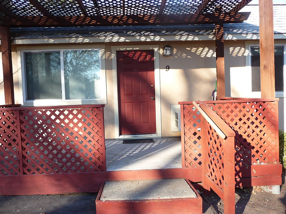 2nd image of 2657 Lakeshore Blvd APT 9