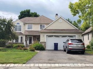 7 Country Ln, Hamburg, NJ 07419