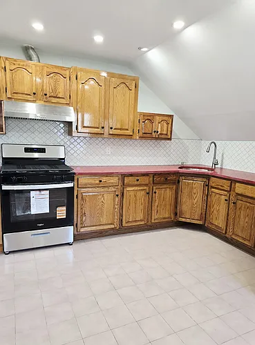 3913 Lyme Ave #2 Photo 1