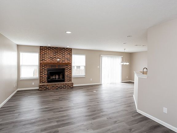 5th image of 136 White Lick Dr