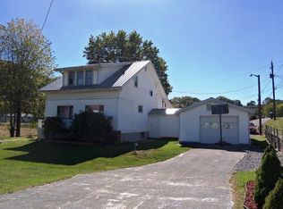 241 Camellia Dr, Bluefield, WV 24701