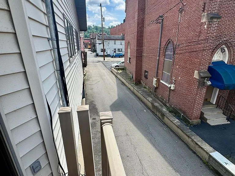 212 Church Street — Photo 32
