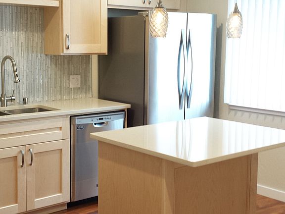2nd image of 5058 Castlewood Dr