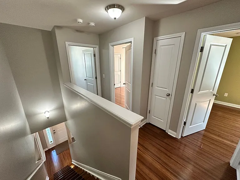 408 Cunningham Ln — Photo 13