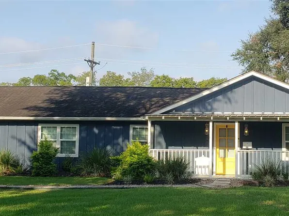 260 W Caldwood Dr, Beaumont, TX 77707
