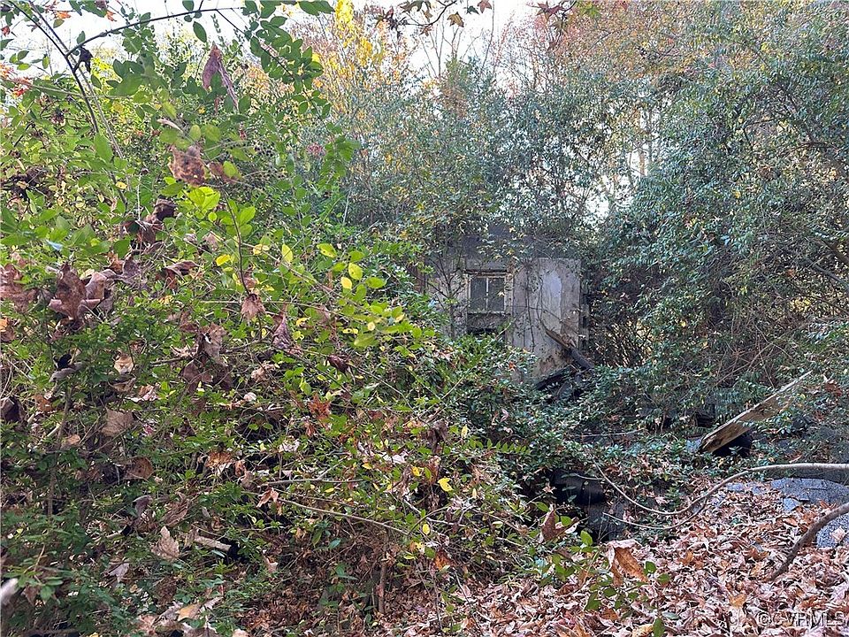 2nd image of 4939 Newland Rd