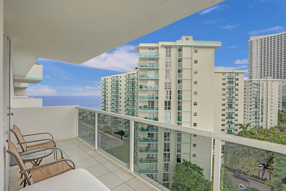 2 bed, 2.0 bath, 1459 sqft, $2,800 — Photo 1