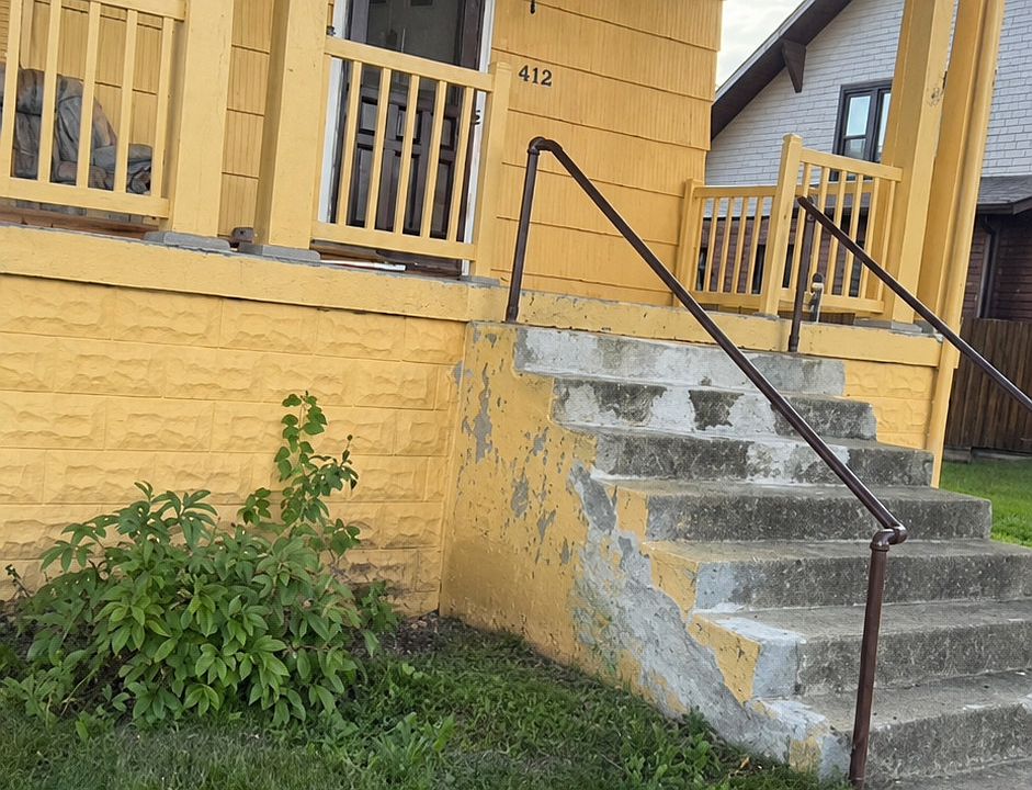 1st image of 412 N Broadway St