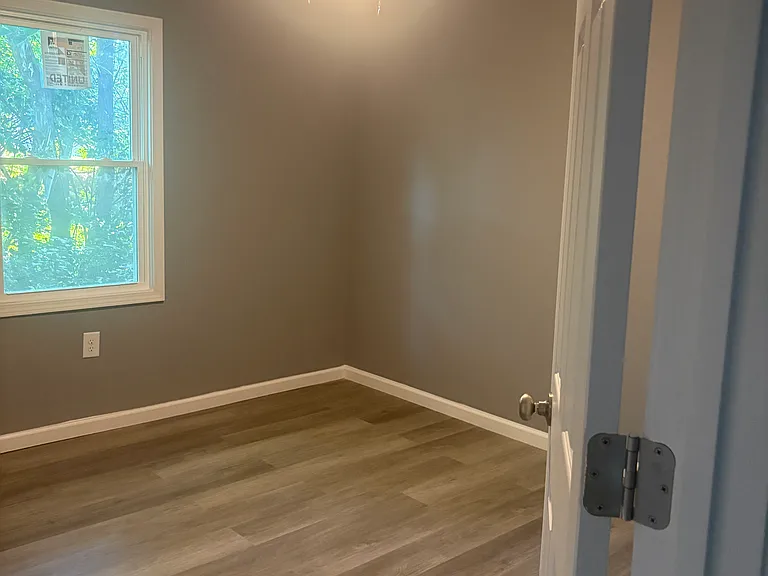 1302 Sharpe St — Photo 5